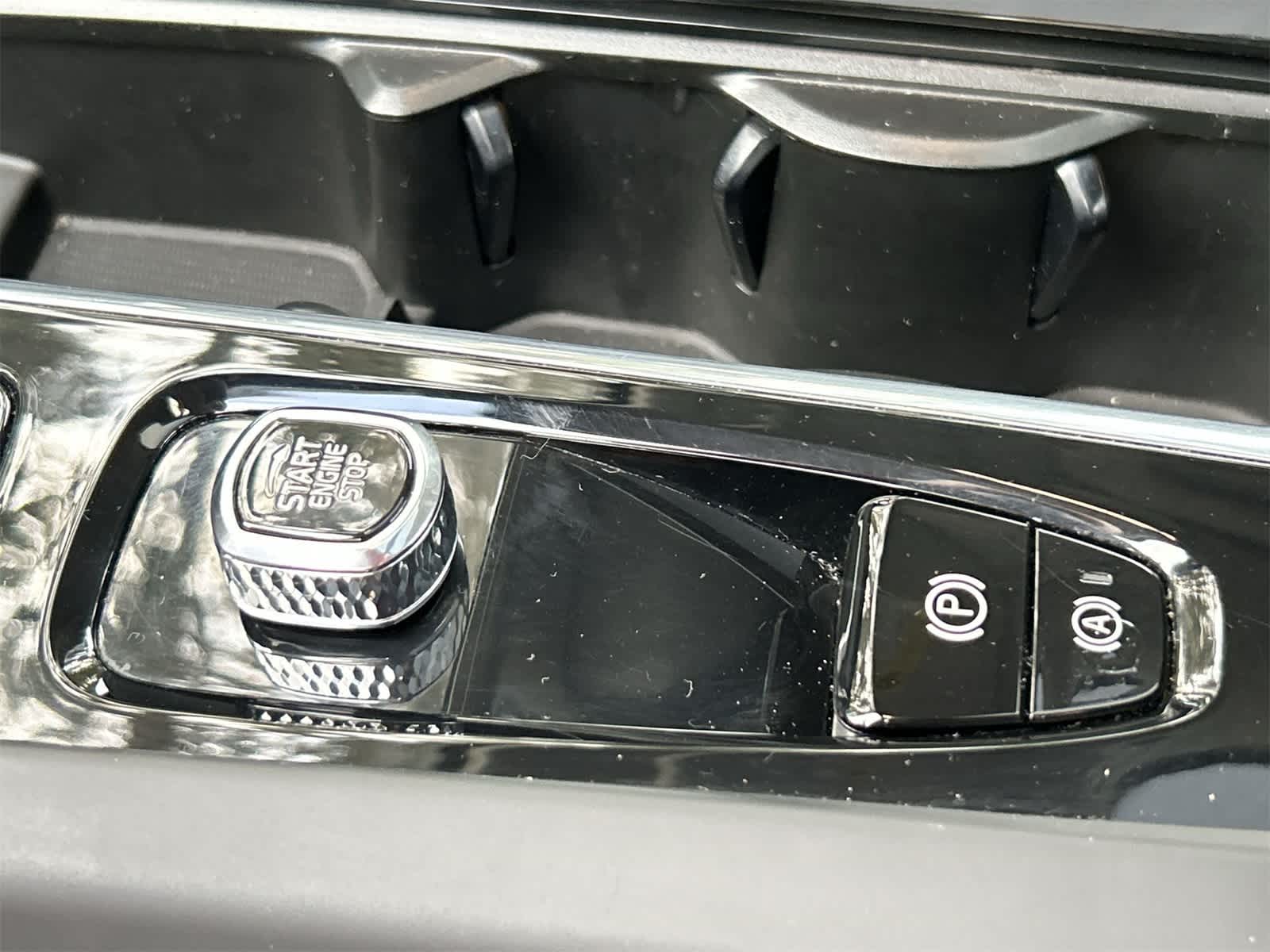 Thumbnail: 2024 Volvo S60 - 17