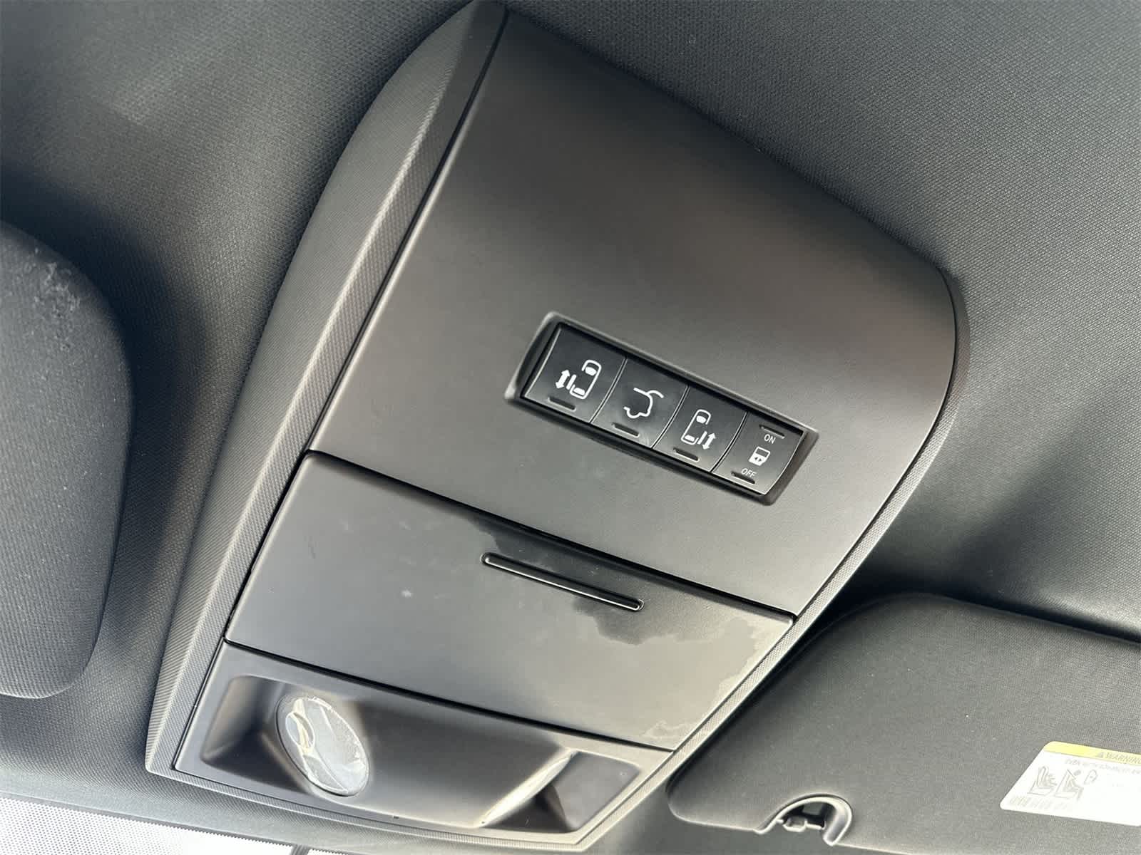 Thumbnail: 2017 Dodge Grand Caravan - 17