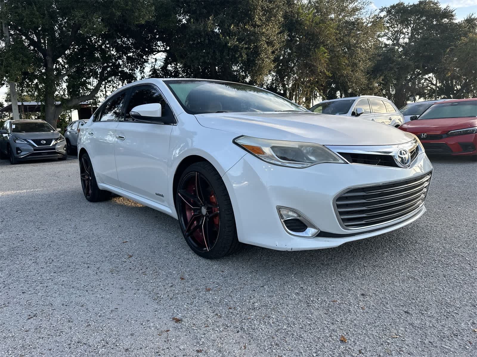 Thumbnail: 2013 Toyota Avalon - 19