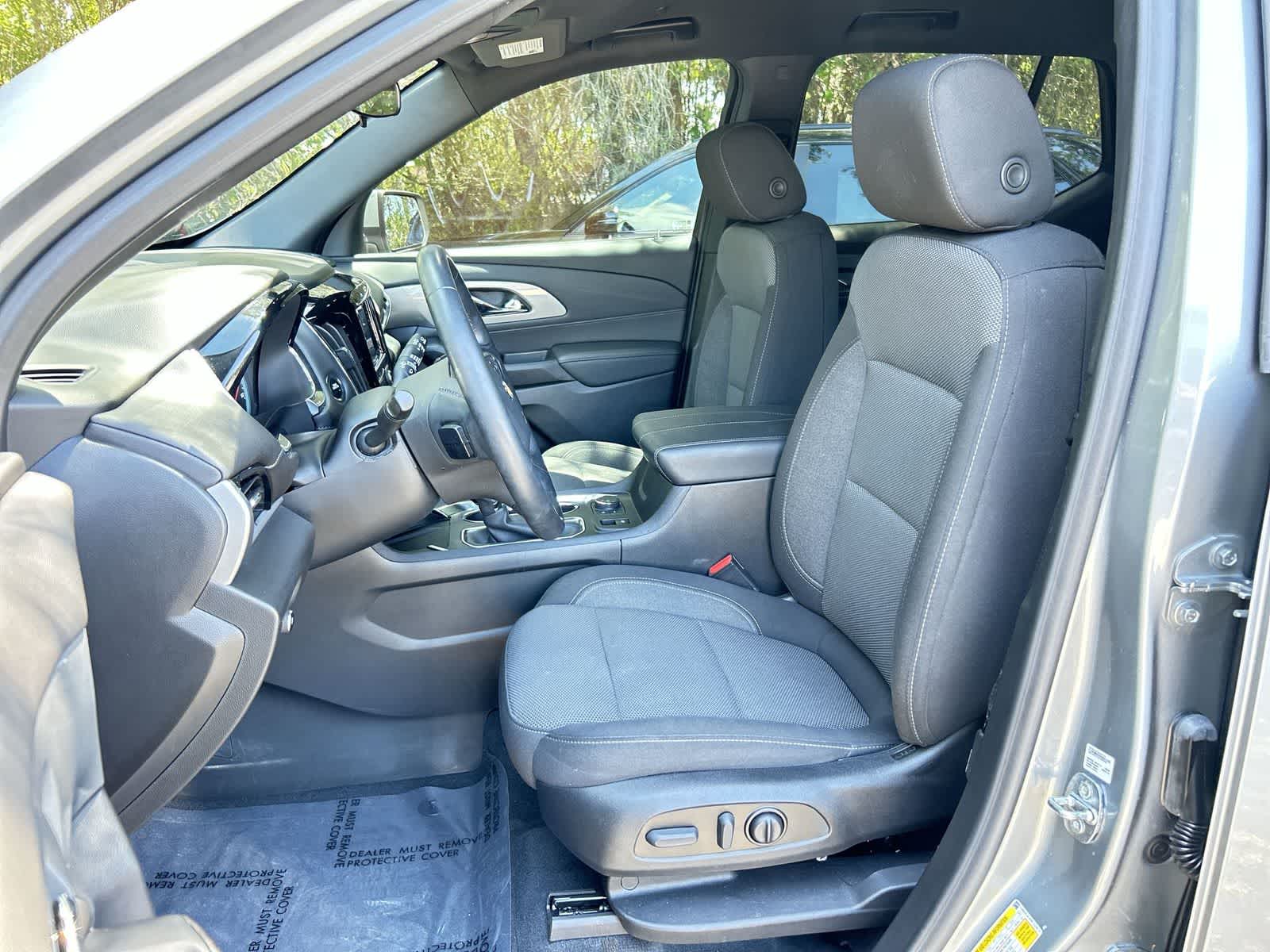 Thumbnail: 2023 Chevrolet Traverse - 11