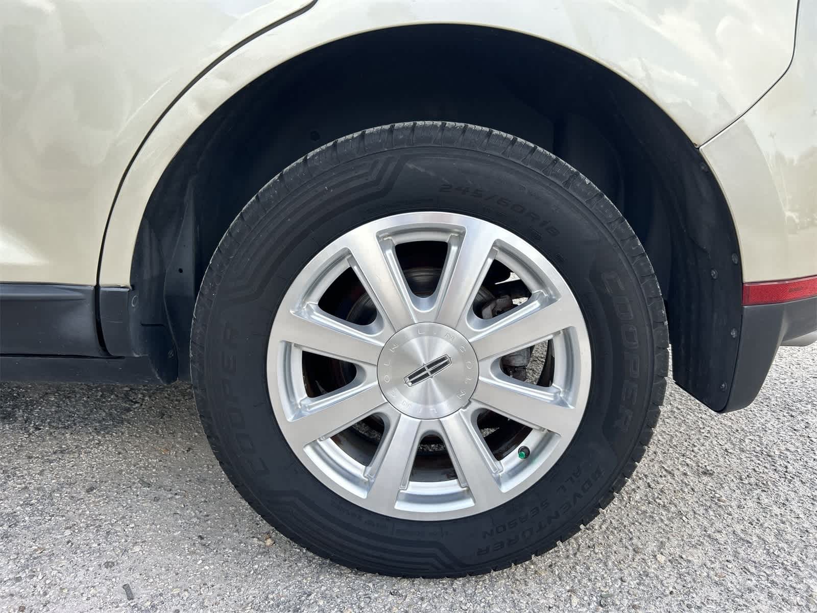 Thumbnail: 2010 Lincoln MKX - 8