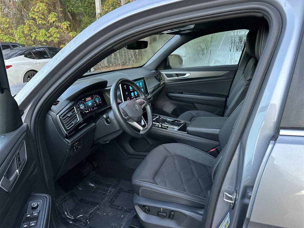 Used 2024 Volkswagen Atlas Cross Sport 2.0T SE w/Technology SUV