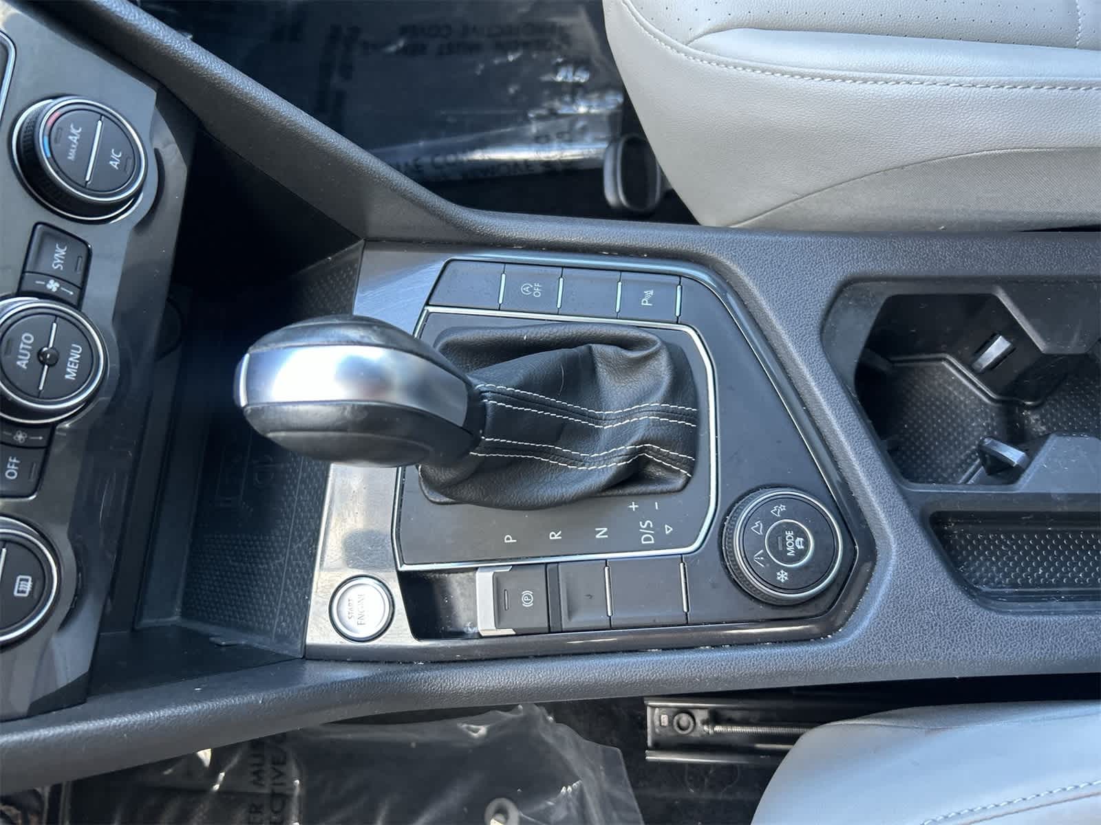 Thumbnail: 2021 Volkswagen Tiguan - 17