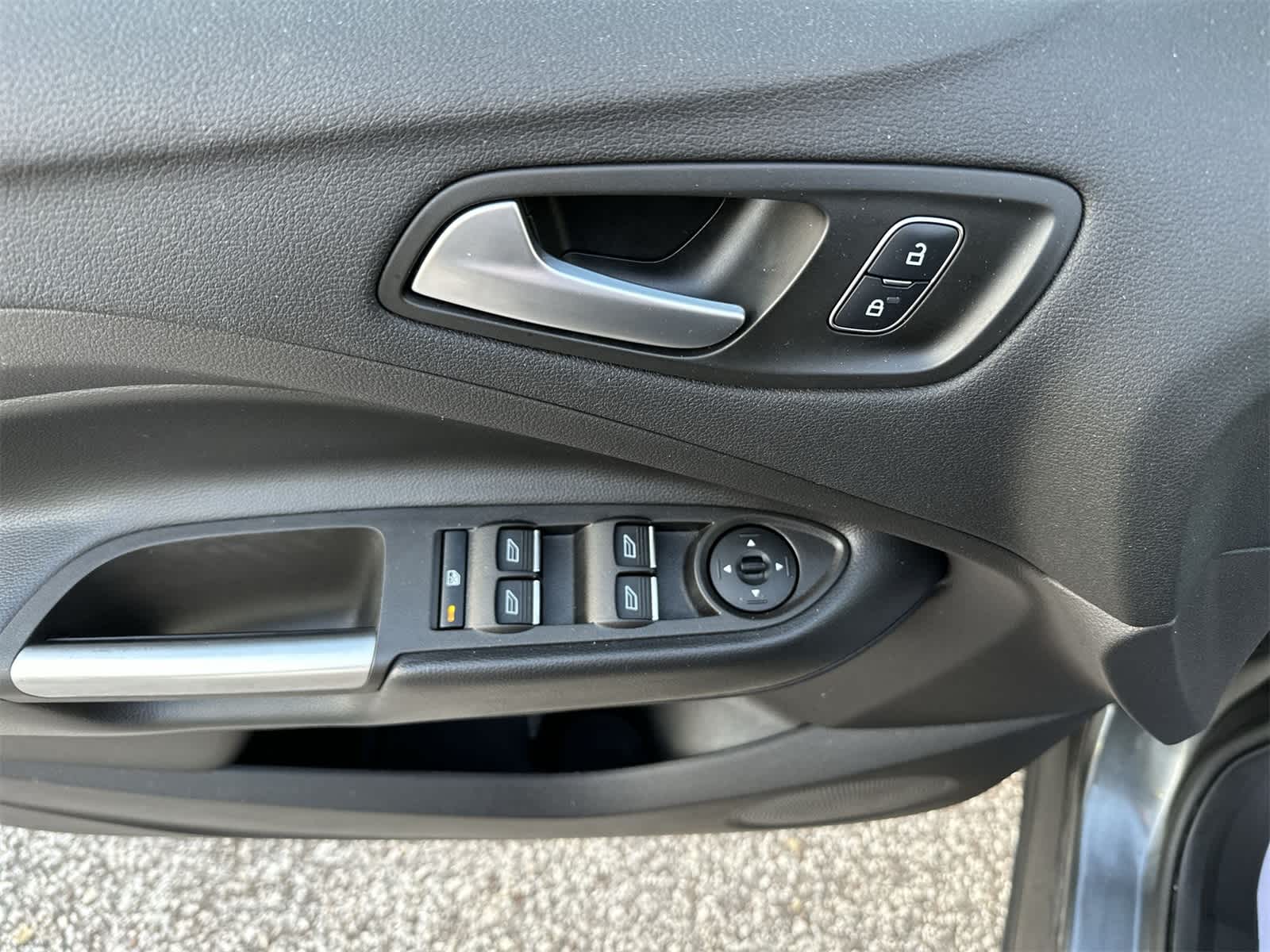 Thumbnail: 2019 Ford Escape - 7