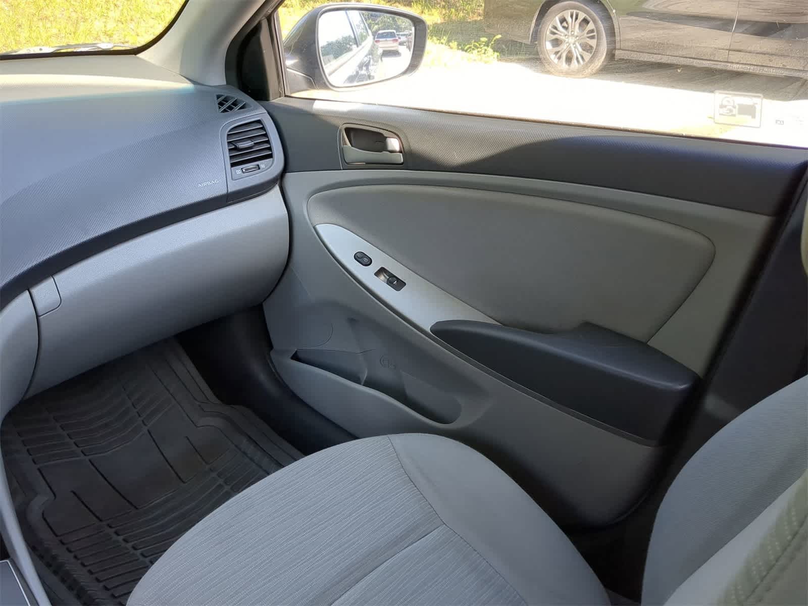 Thumbnail: 2016 Hyundai Accent - 16