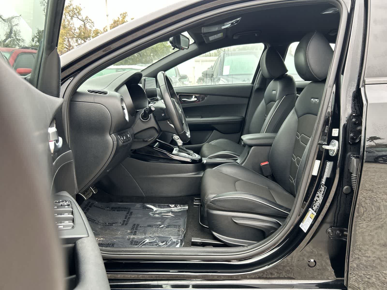 Thumbnail: 2023 Kia Forte - 12