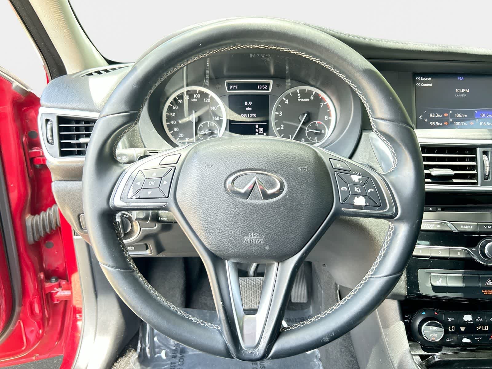 Thumbnail: 2018 INFINITI QX30 - 16