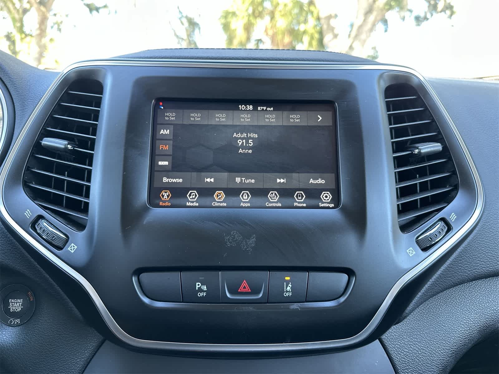 Thumbnail: 2021 Jeep Cherokee - 4