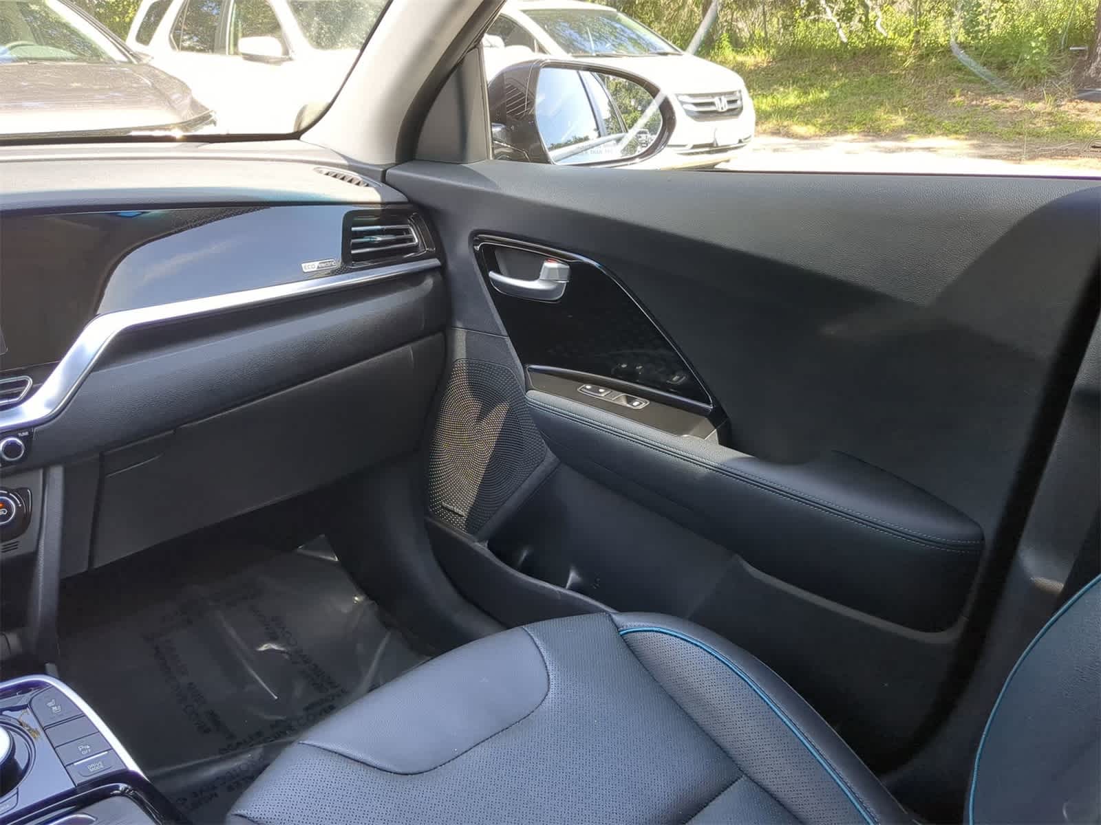 Thumbnail: 2020 Kia Niro - 16