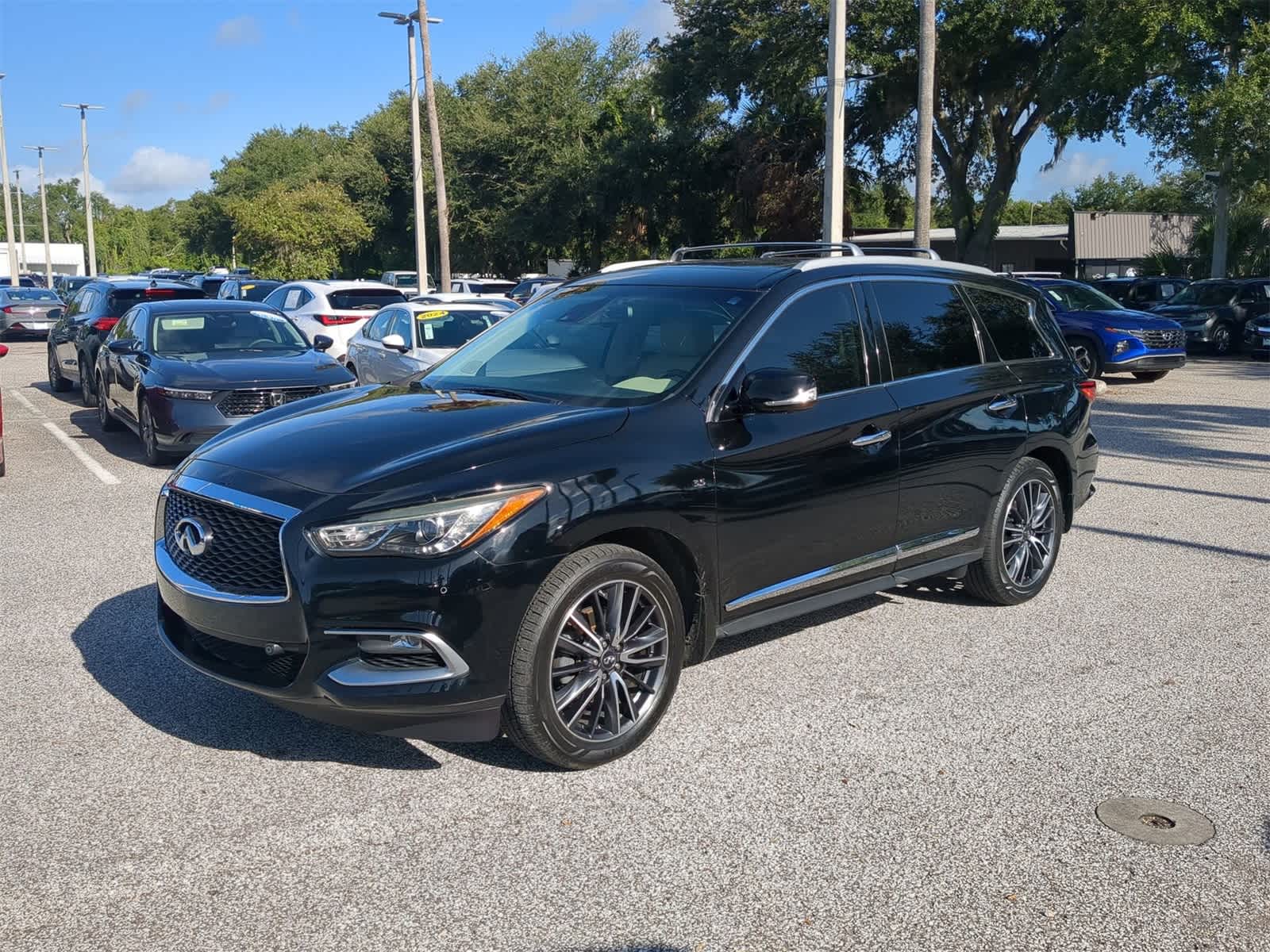 Thumbnail: 2016 INFINITI QX60 - 2