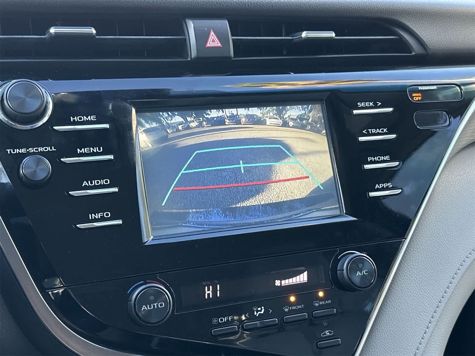 Thumbnail: 2018 Toyota Camry - 17