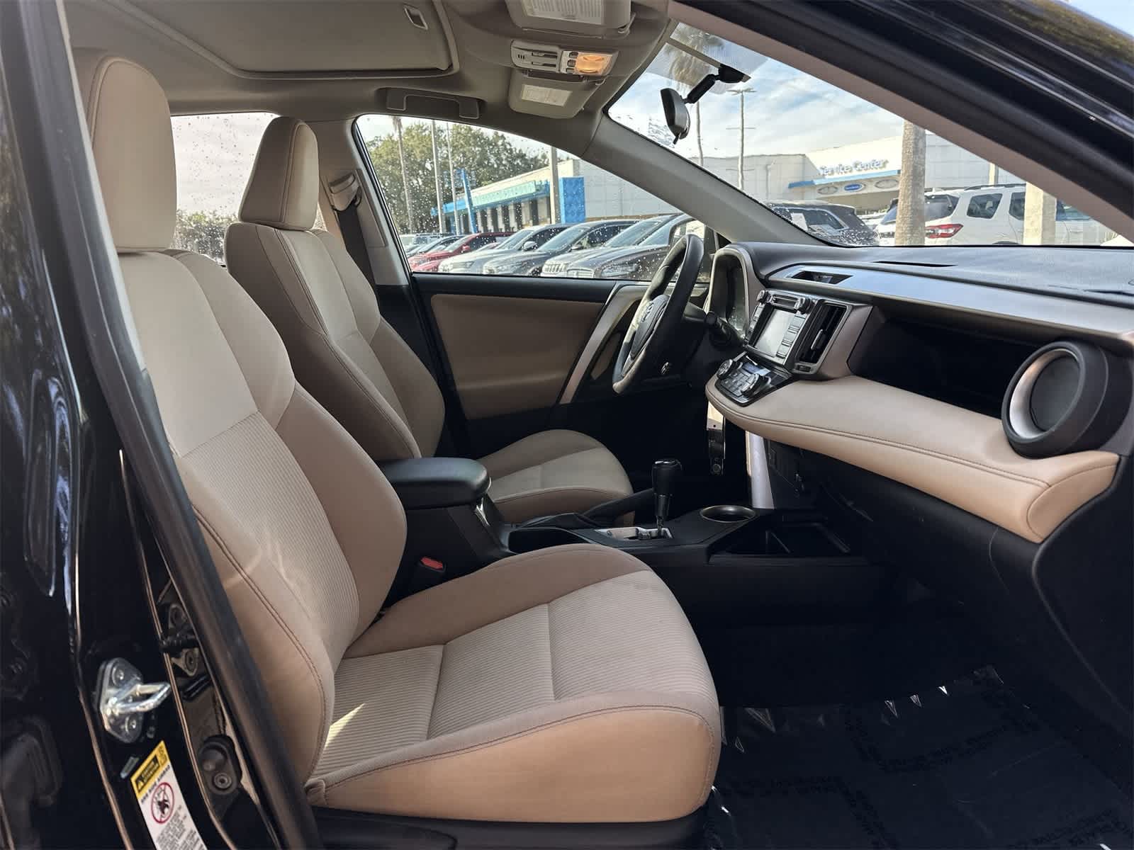 Thumbnail: 2015 Toyota RAV4 - 20