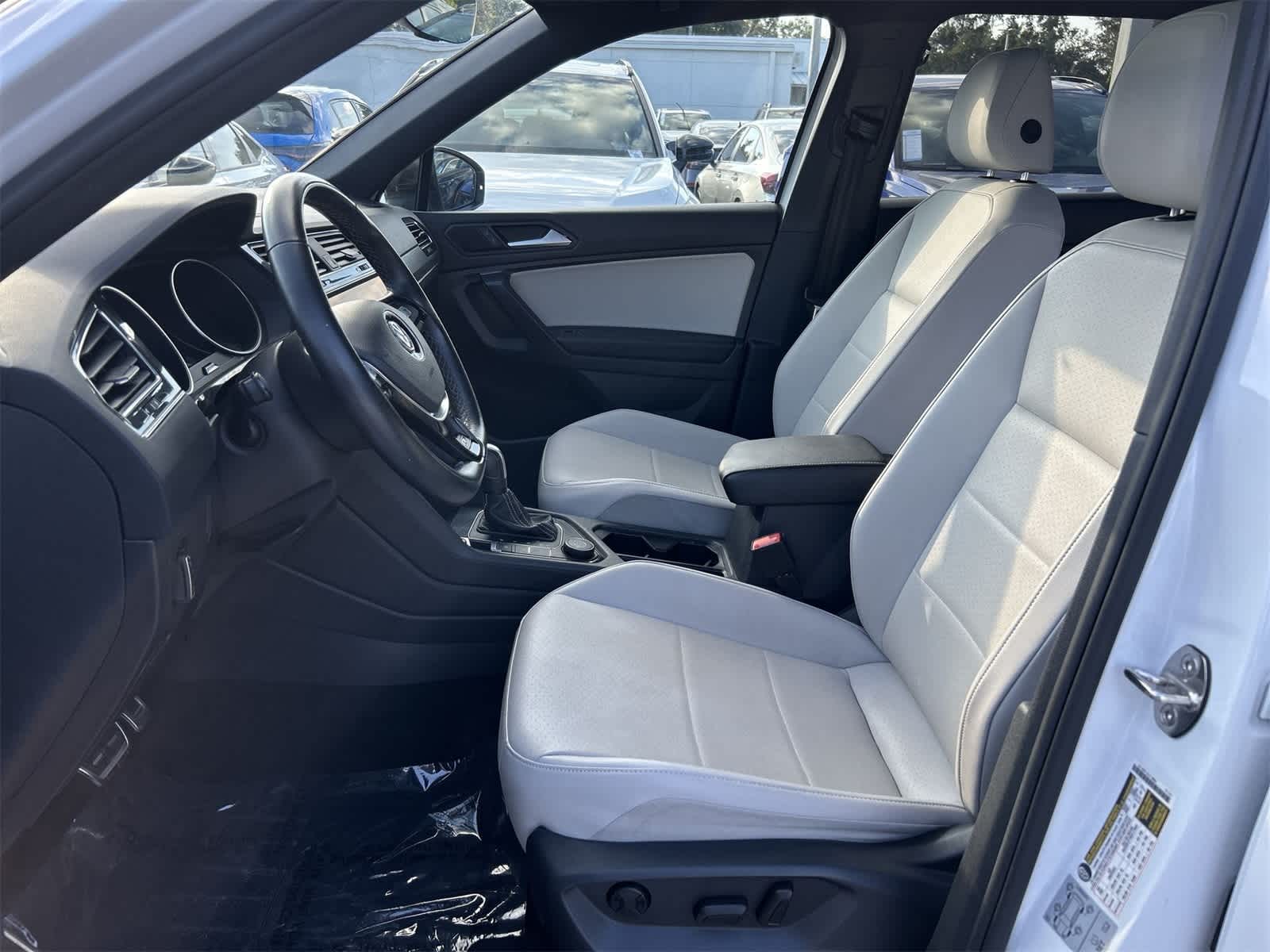 Thumbnail: 2021 Volkswagen Tiguan - 11