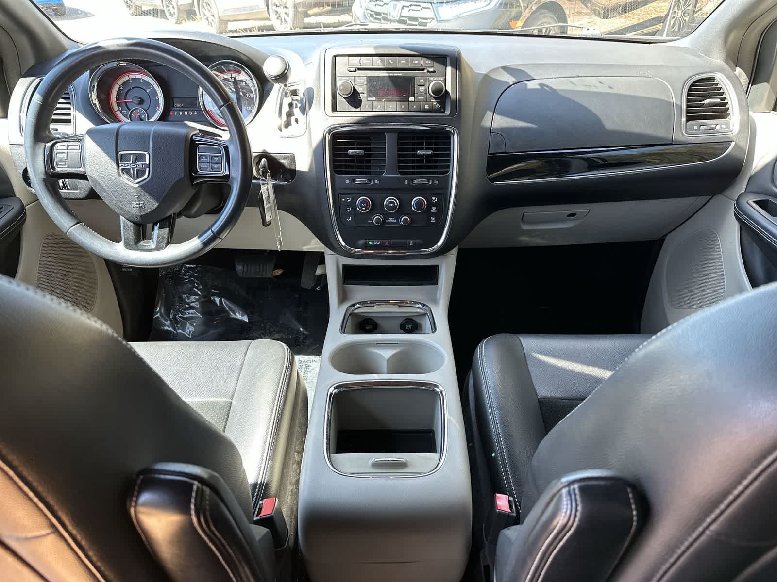 Thumbnail: 2017 Dodge Grand Caravan - 15