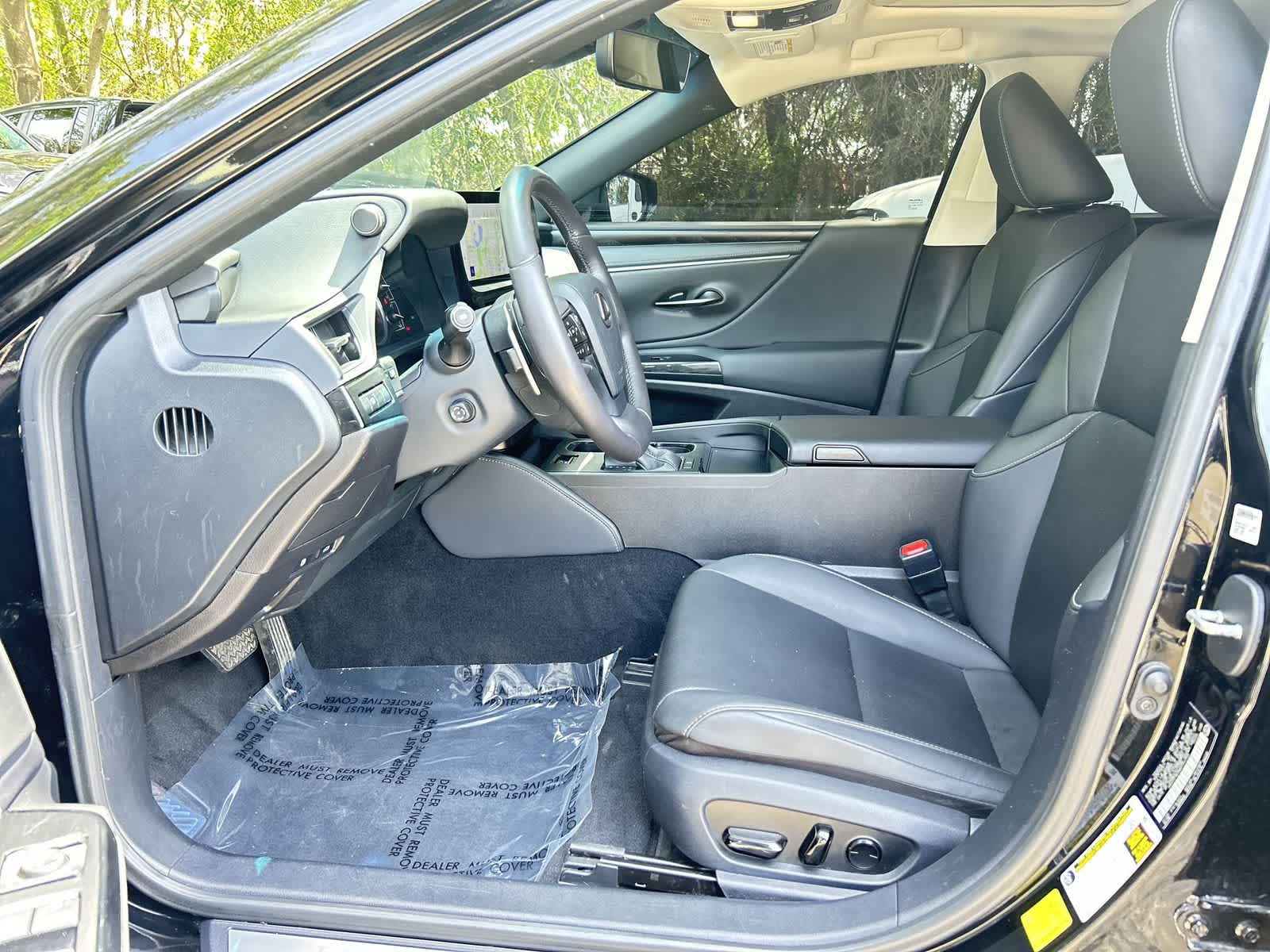 Thumbnail: 2024 Lexus ES - 11