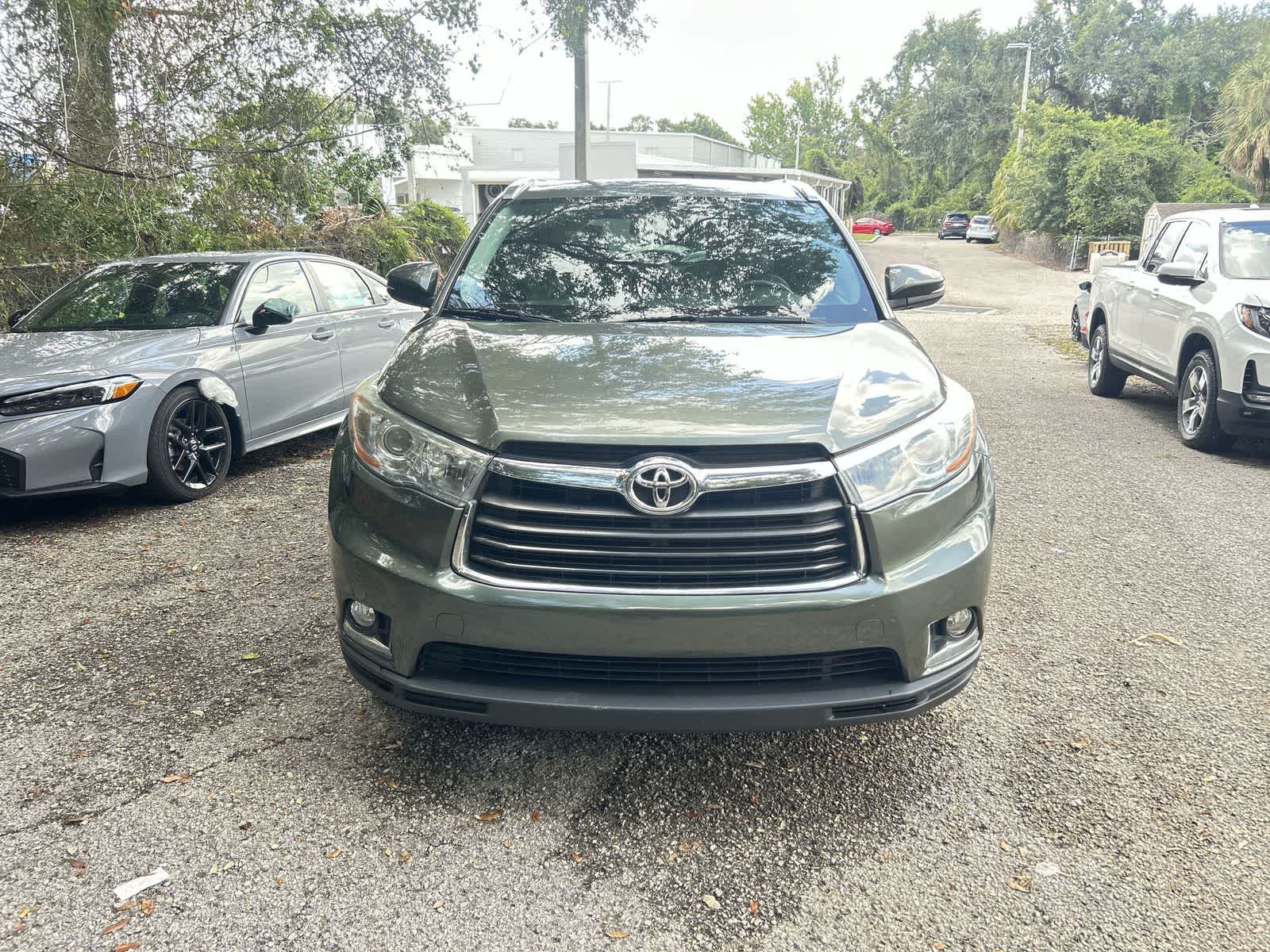 Thumbnail: 2014 Toyota Highlander - 3