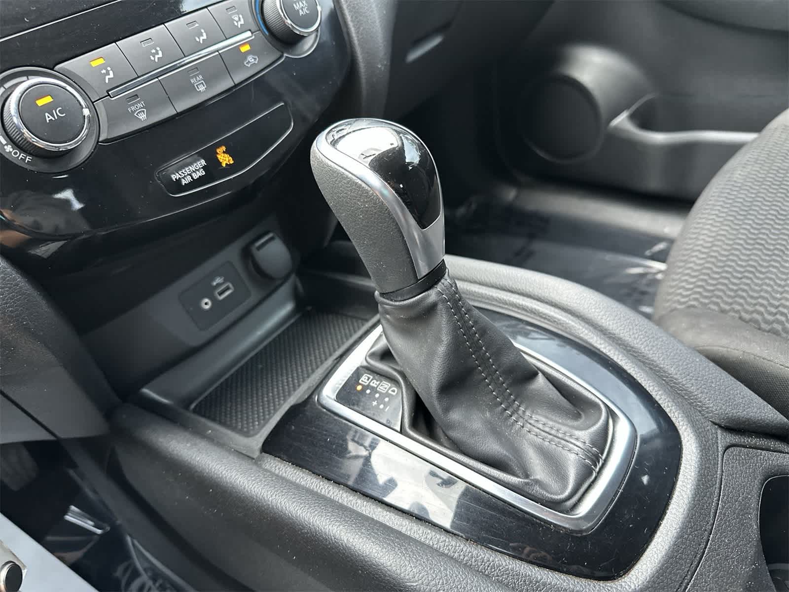 Thumbnail: 2019 Nissan Rogue Sport - 17