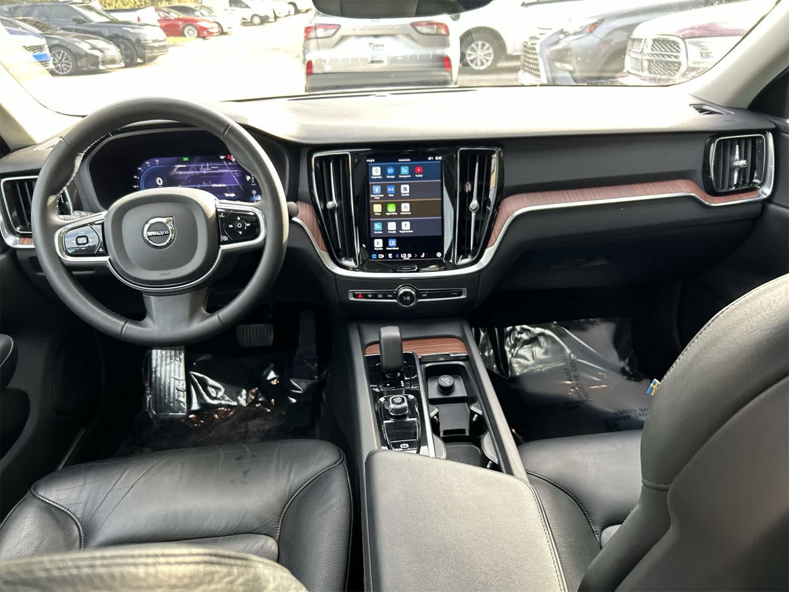 Thumbnail: 2024 Volvo S60 - 10