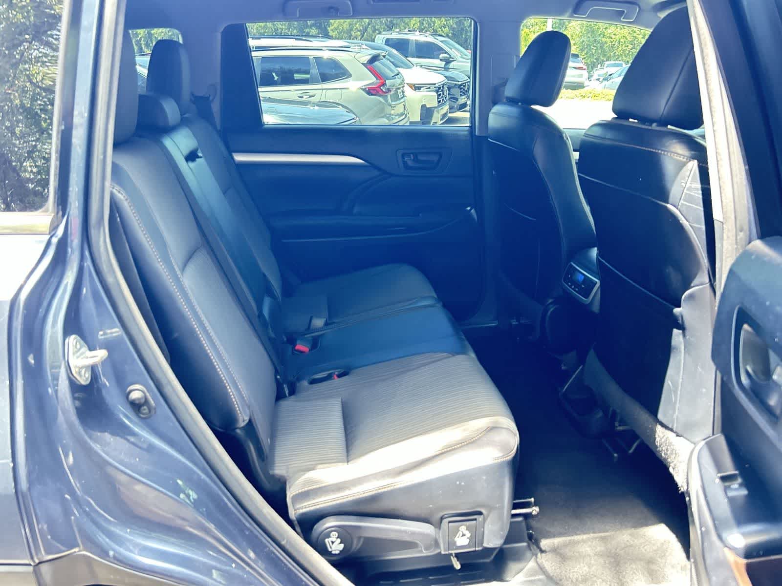 Thumbnail: 2015 Toyota Highlander - 13