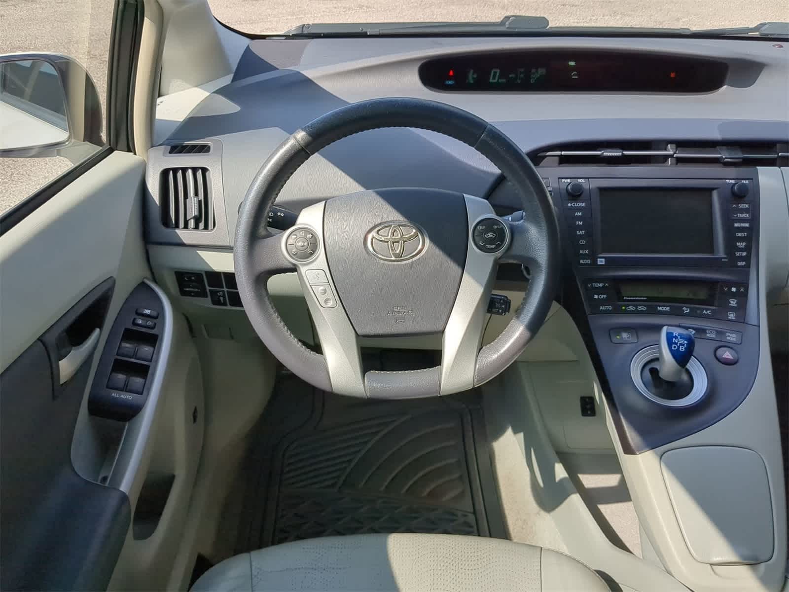 Thumbnail: 2011 Toyota Prius - 15