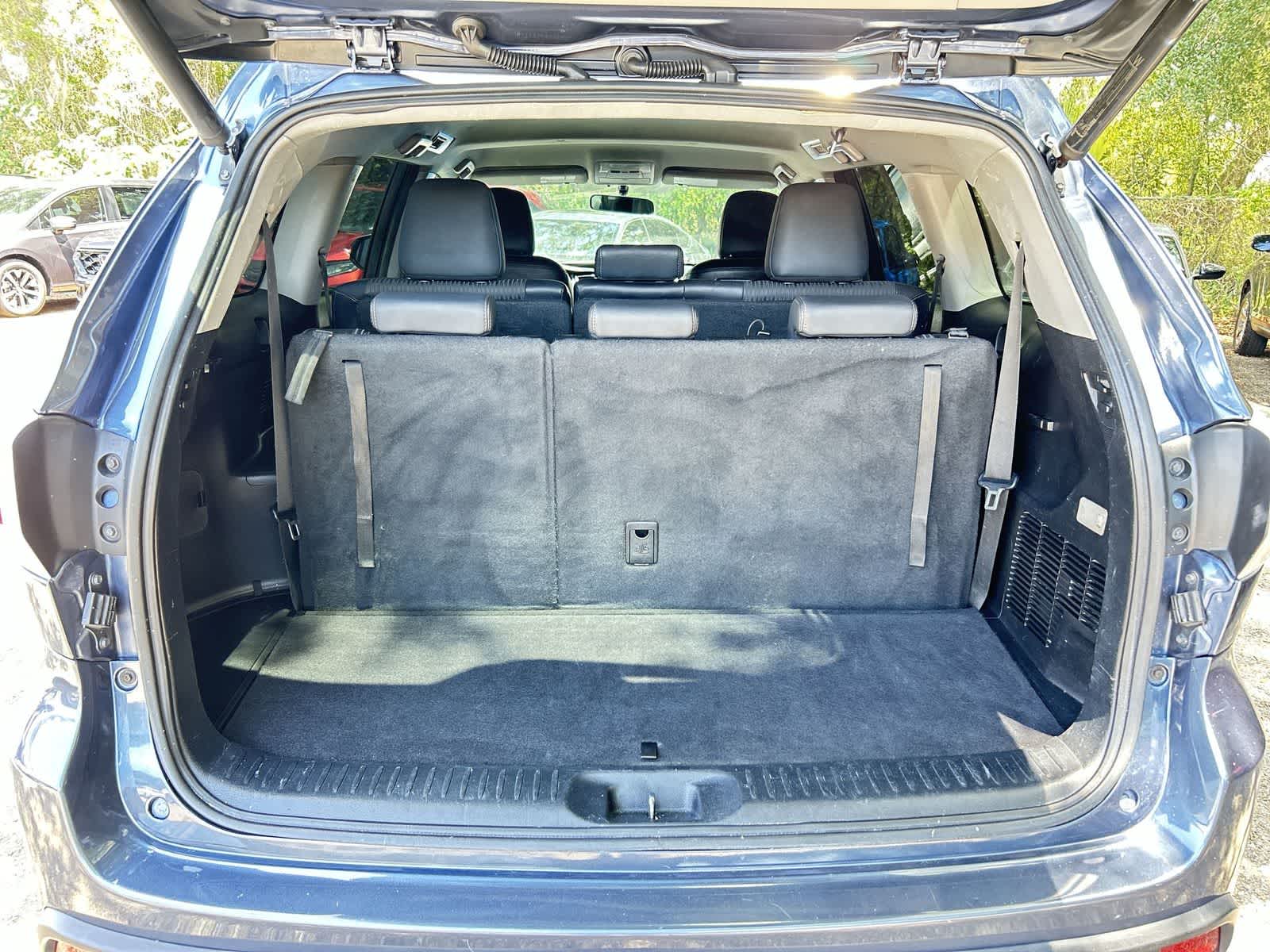 Thumbnail: 2015 Toyota Highlander - 9