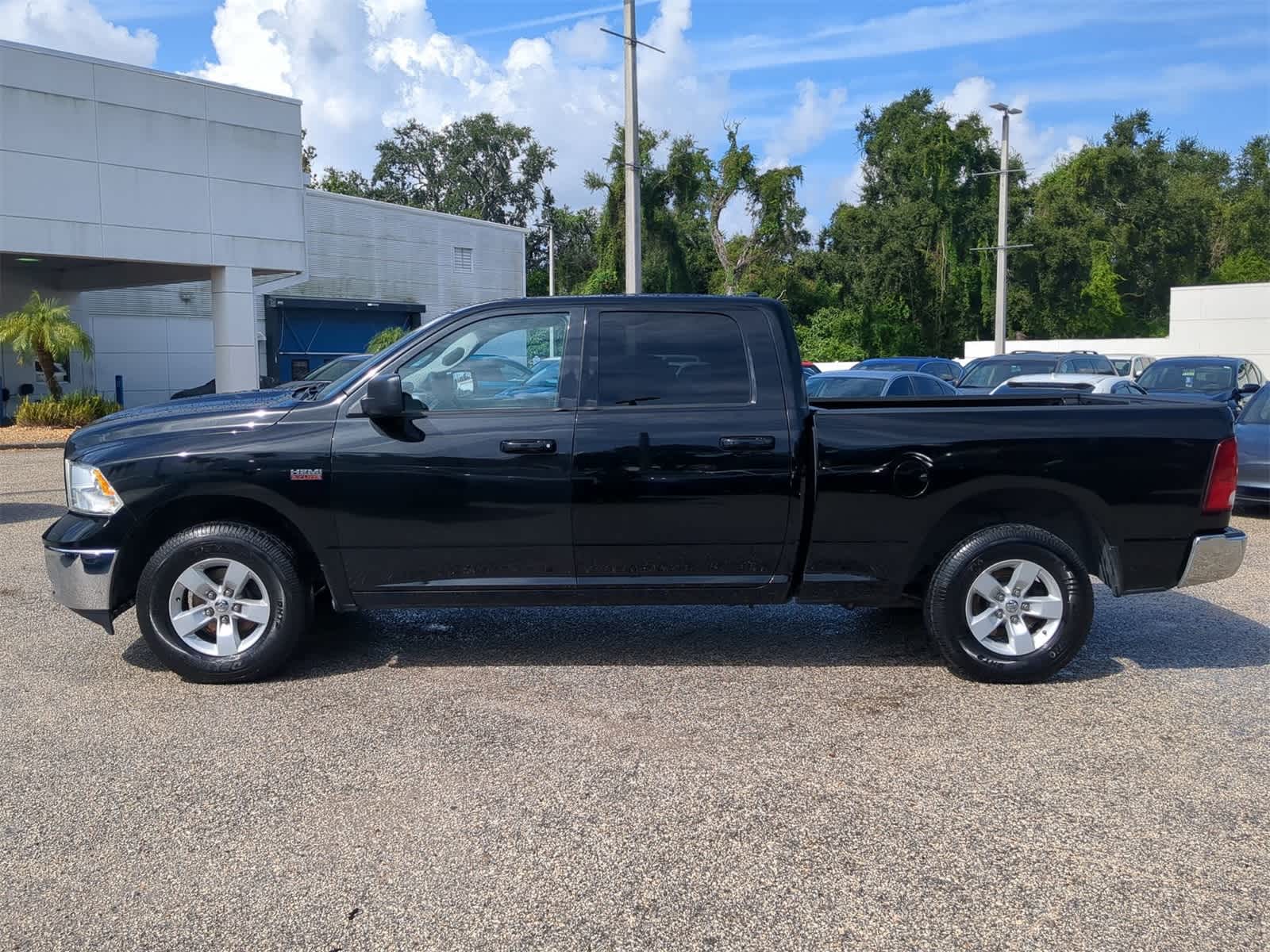 Thumbnail: 2020 RAM 1500 Classic - 3