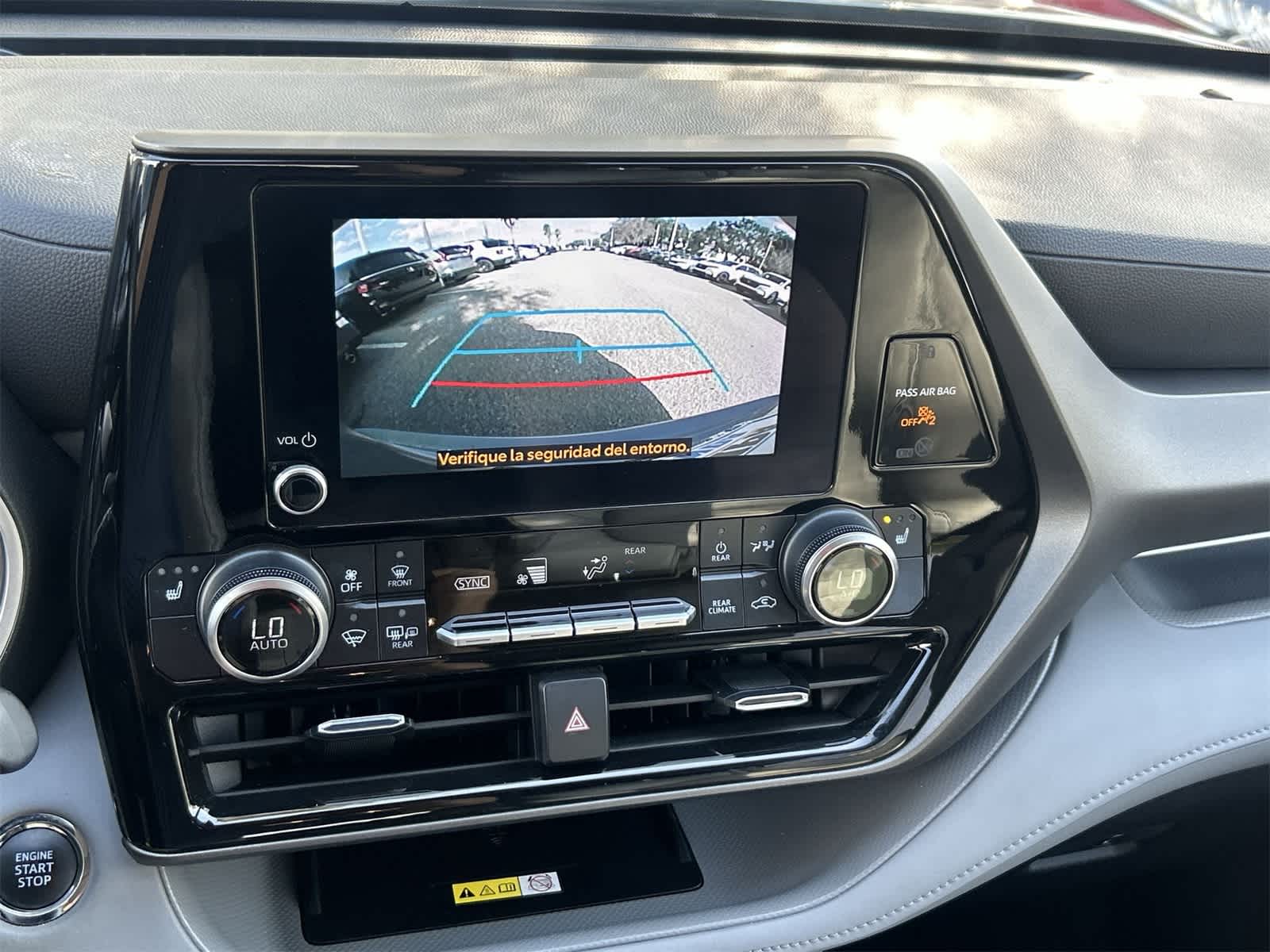 Thumbnail: 2023 Toyota Highlander - 22