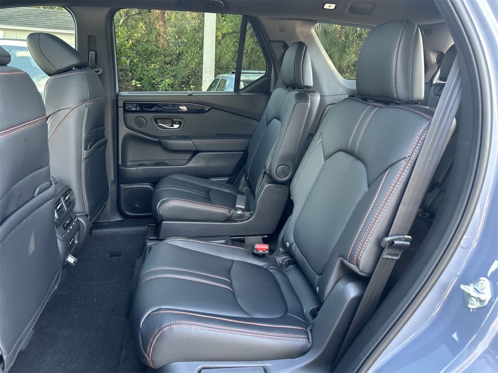 Thumbnail: 2025 Honda Pilot - 13