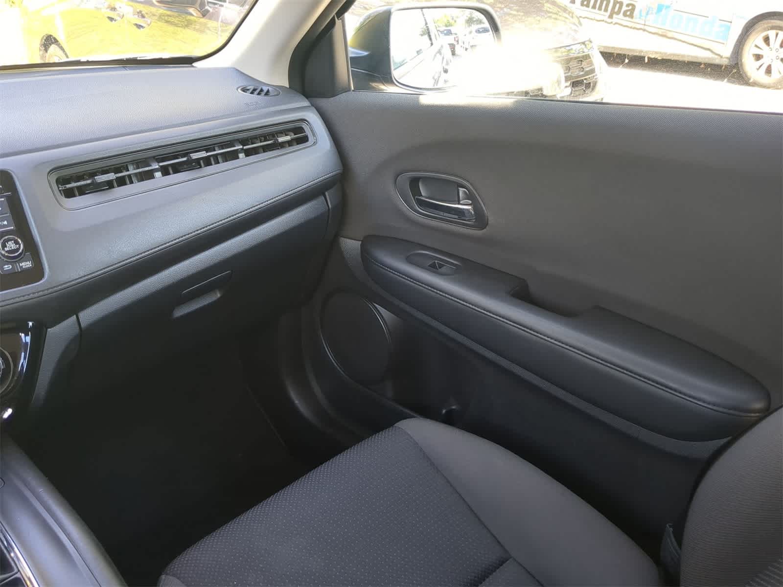 Thumbnail: 2019 Honda HR-V - 16
