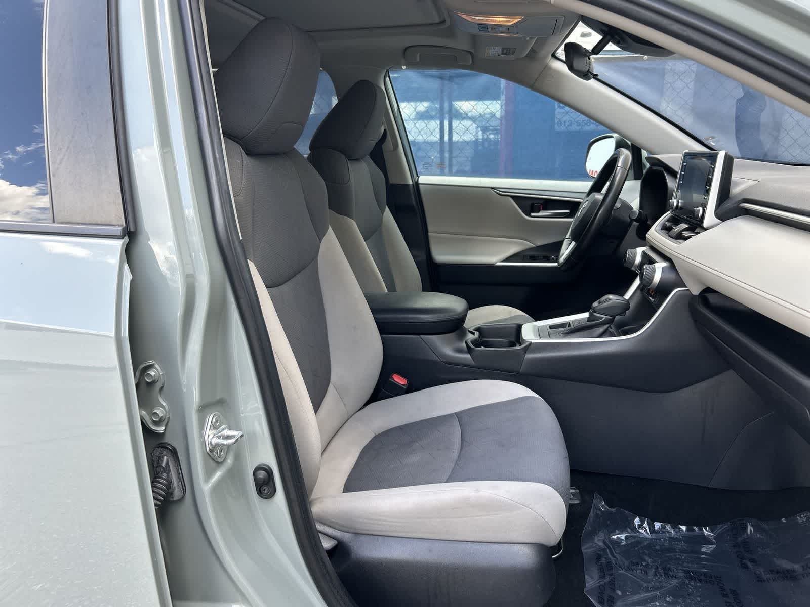 Thumbnail: 2019 Toyota RAV4 - 16