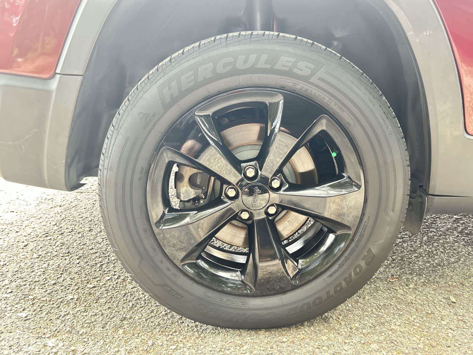 Thumbnail: 2019 Jeep Cherokee - 5