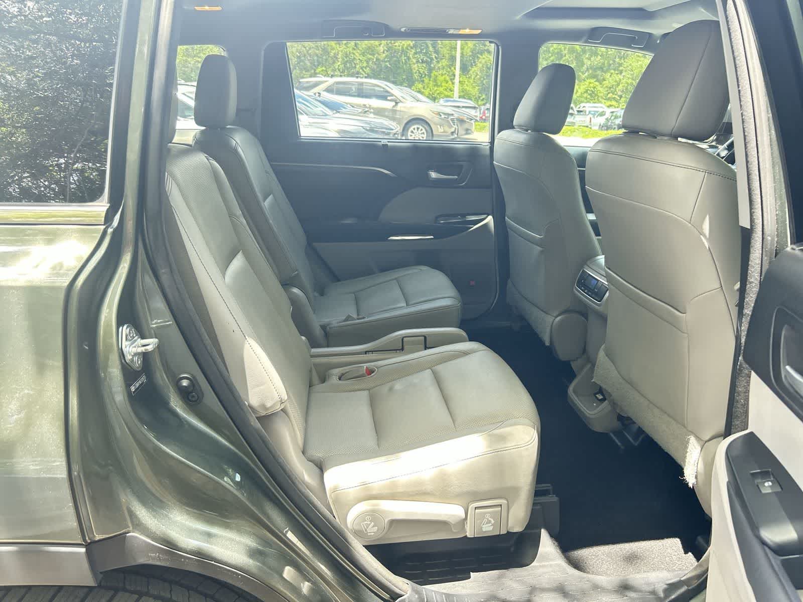 Thumbnail: 2014 Toyota Highlander - 13