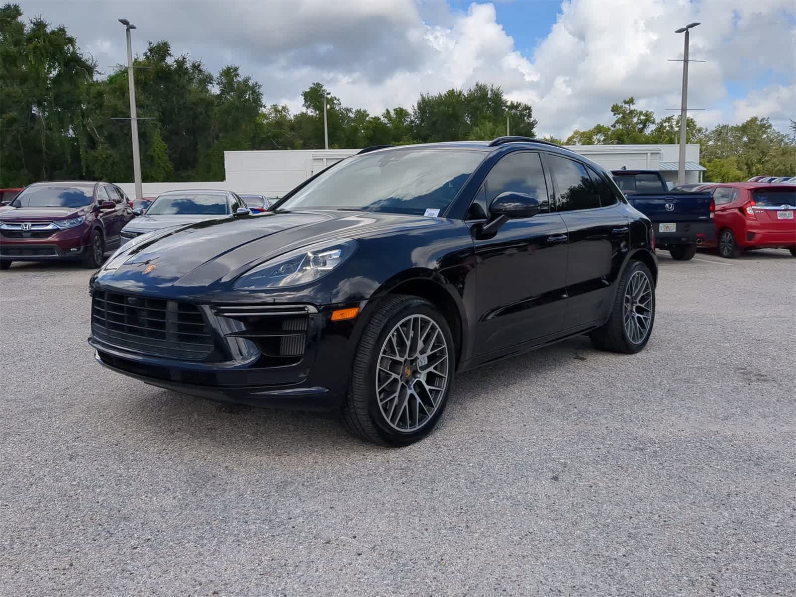 Thumbnail: 2020 Porsche Macan - 2