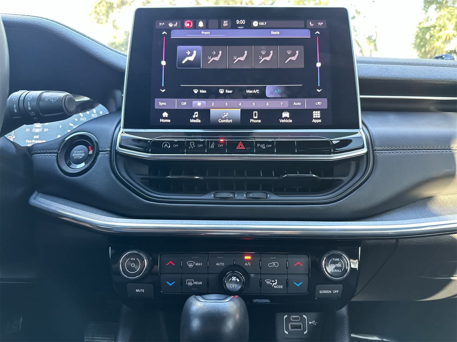 Thumbnail: 2023 Jeep Compass - 9