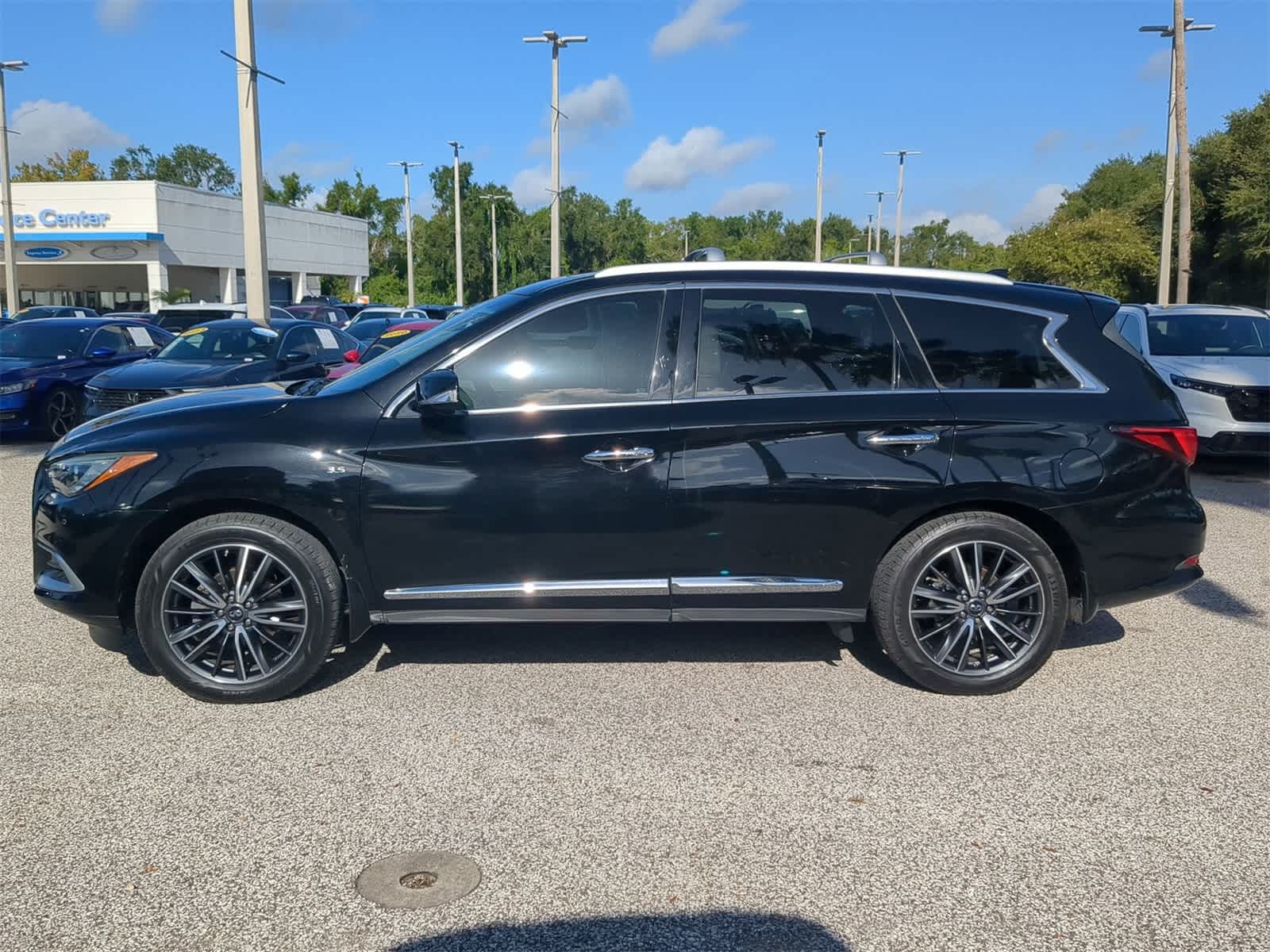 Thumbnail: 2016 INFINITI QX60 - 3