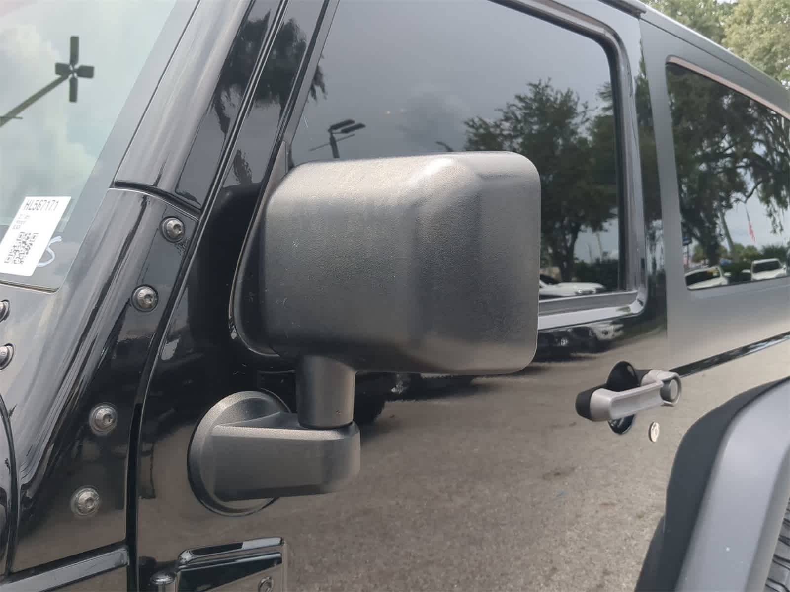 Thumbnail: 2017 Jeep Wrangler - 12