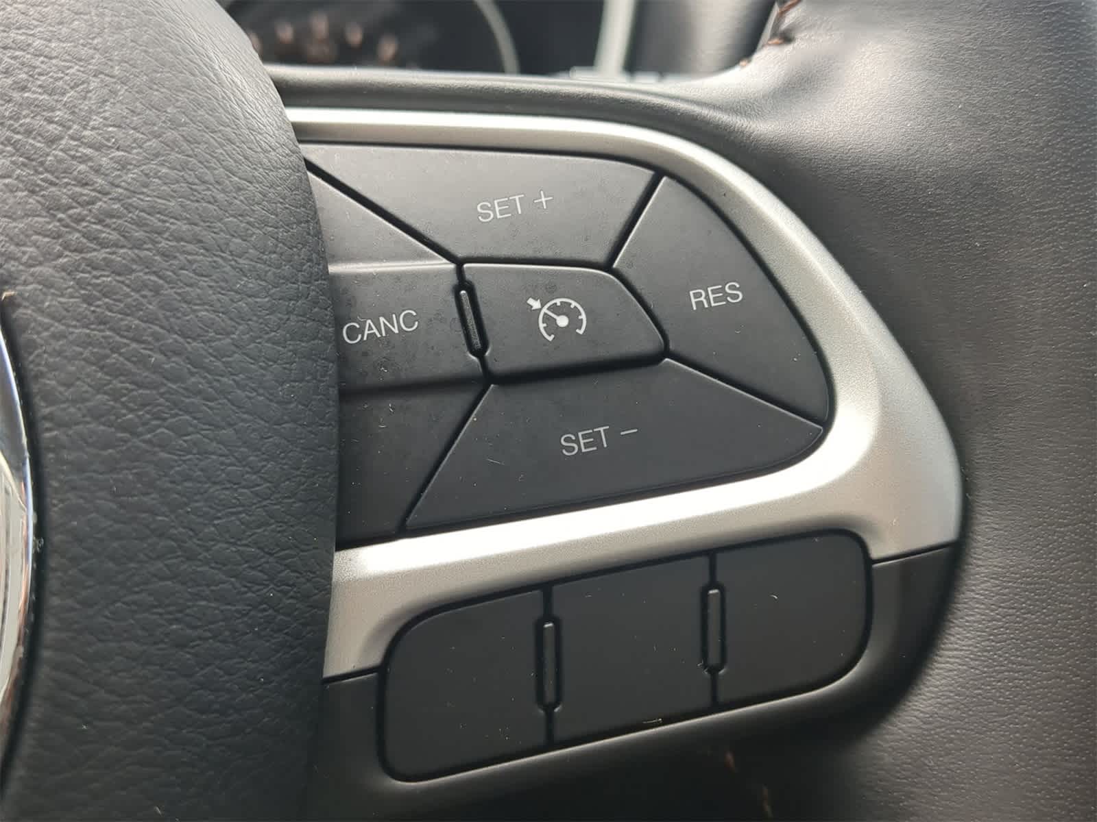 Thumbnail: 2019 Jeep Compass - 23