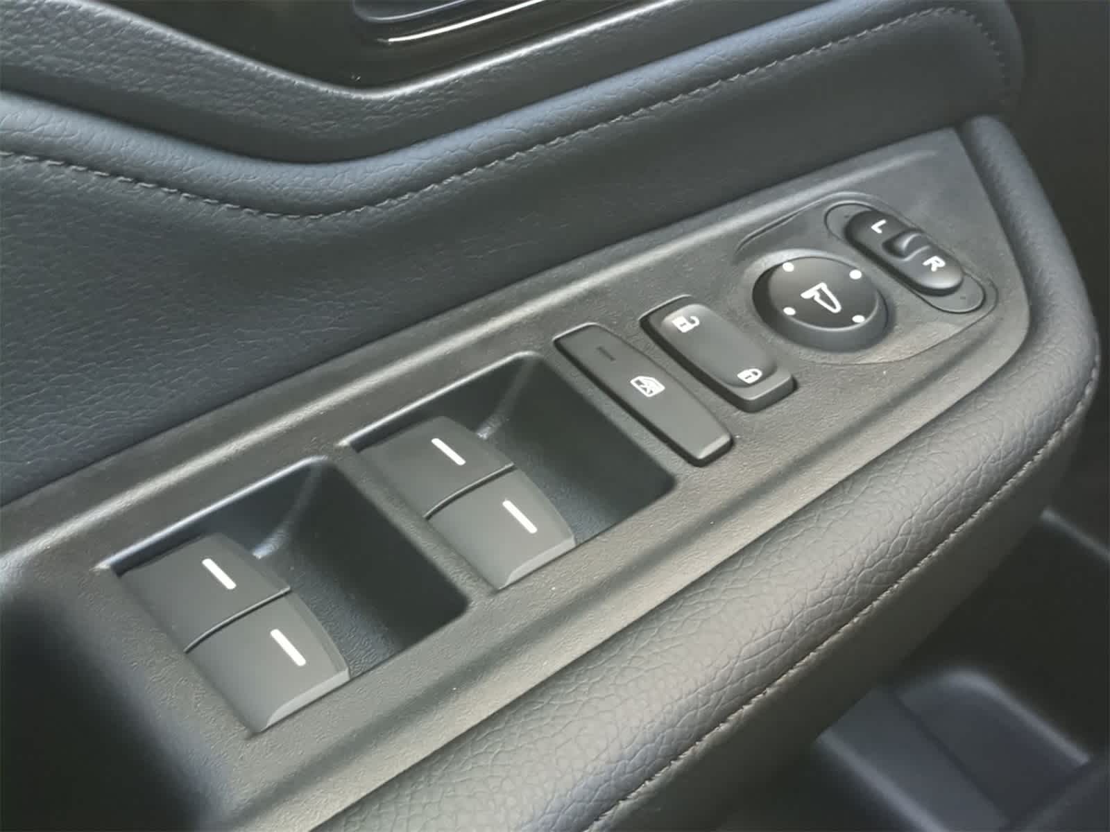 Thumbnail: 2025 Honda Odyssey - 25