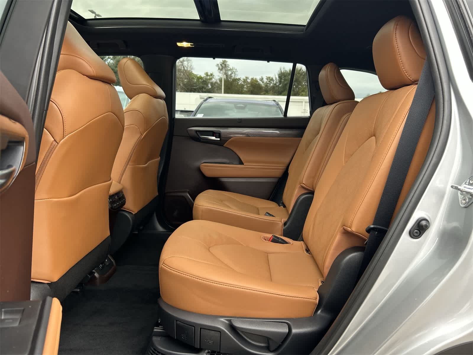 Thumbnail: 2021 Toyota Highlander - 13