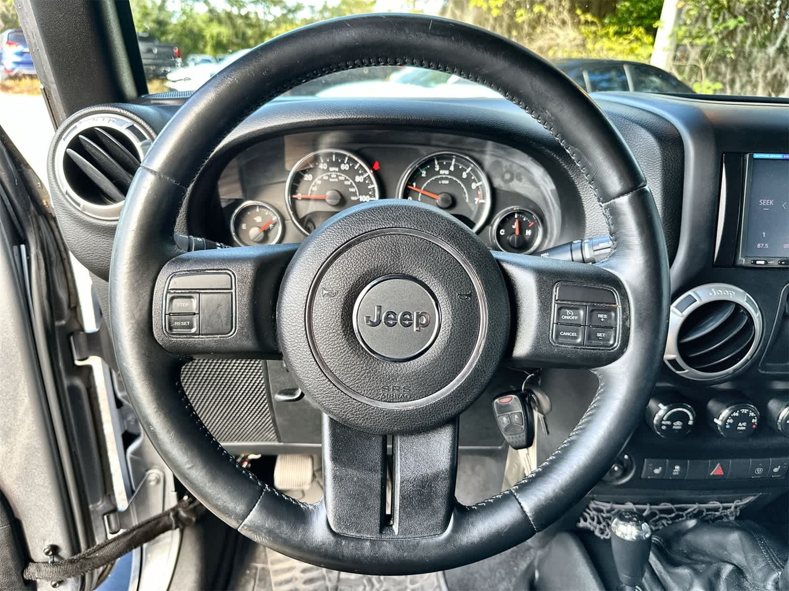 Thumbnail: 2015 Jeep Wrangler - 14
