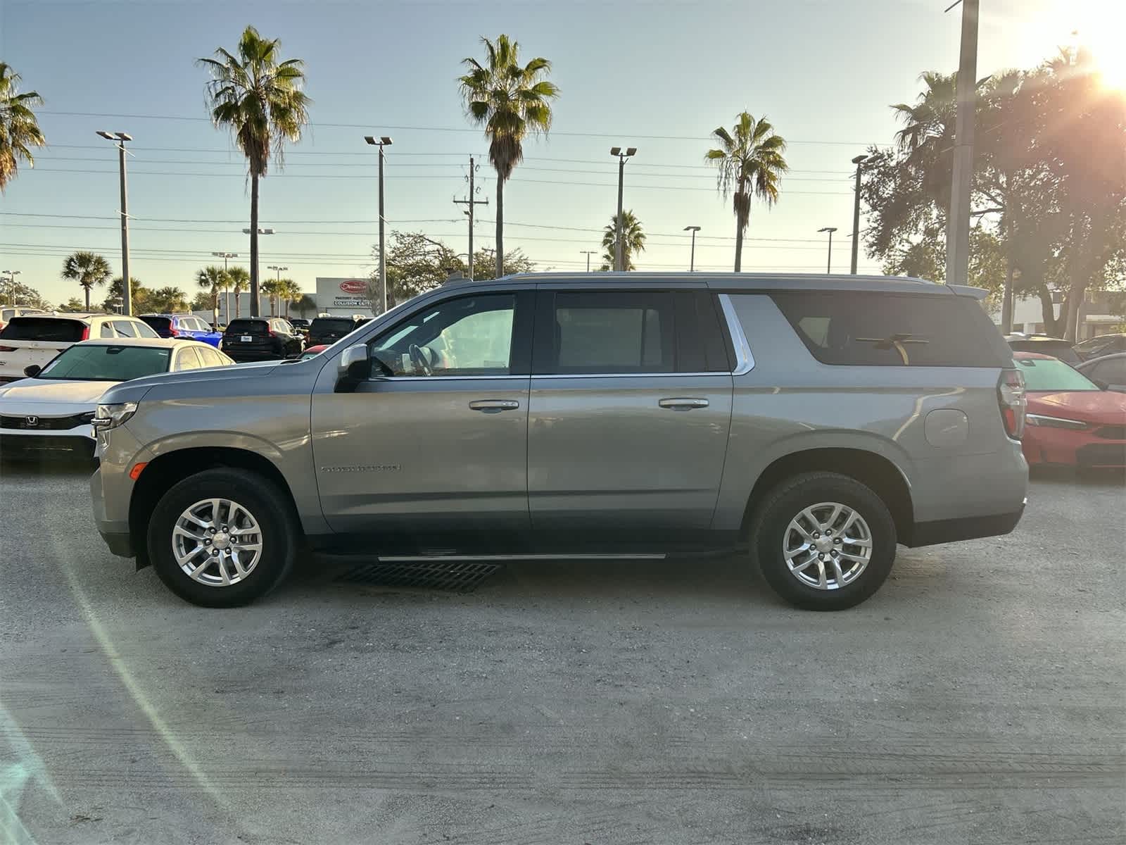 Thumbnail: 2024 Chevrolet Suburban - 3