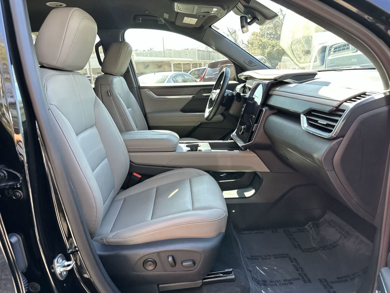 Thumbnail: 2024 GMC Acadia - 13