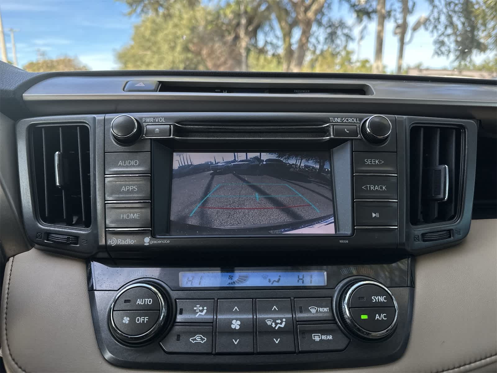 Thumbnail: 2015 Toyota RAV4 - 17