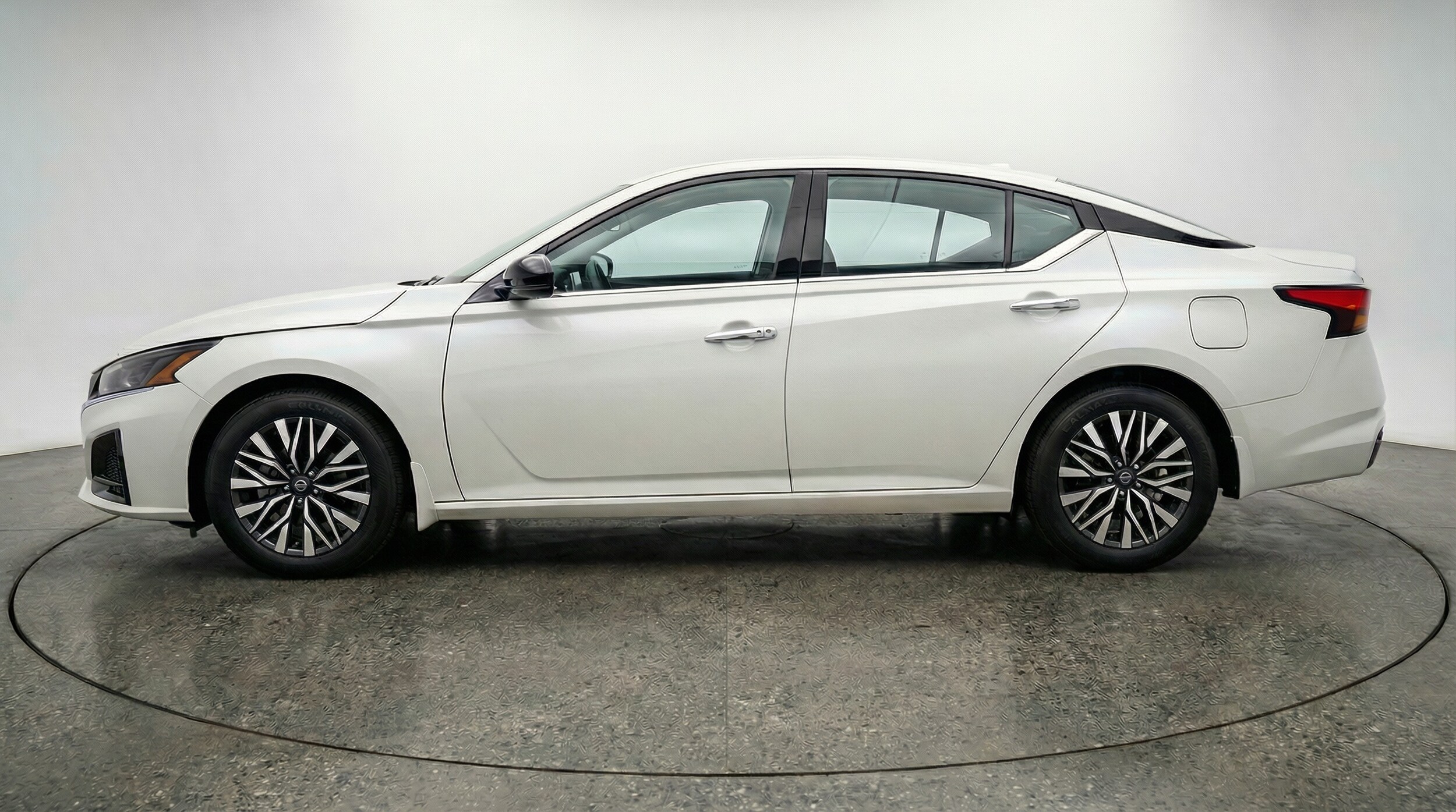 Thumbnail: 2025 Nissan Altima - 4