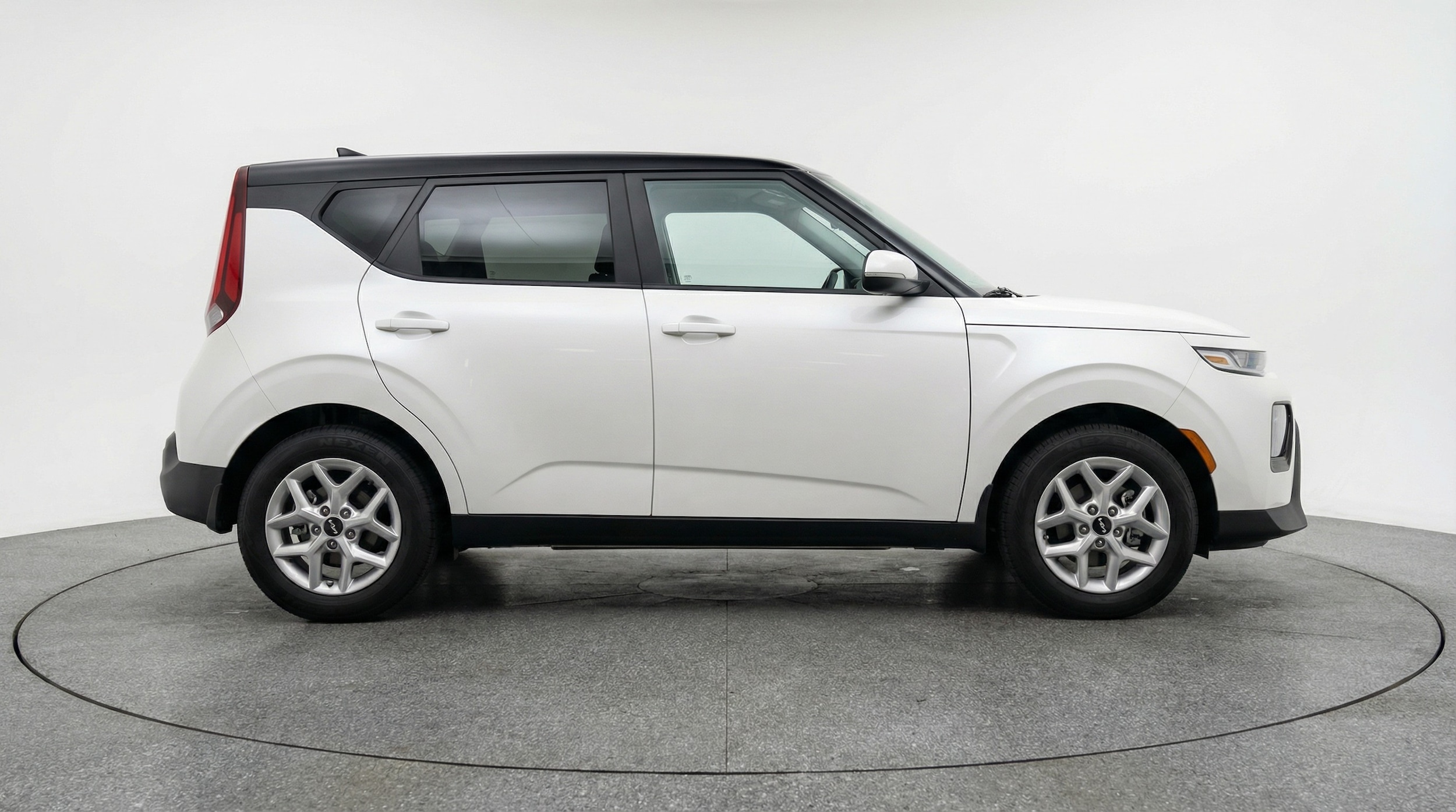 Thumbnail: 2025 Kia Soul - 8