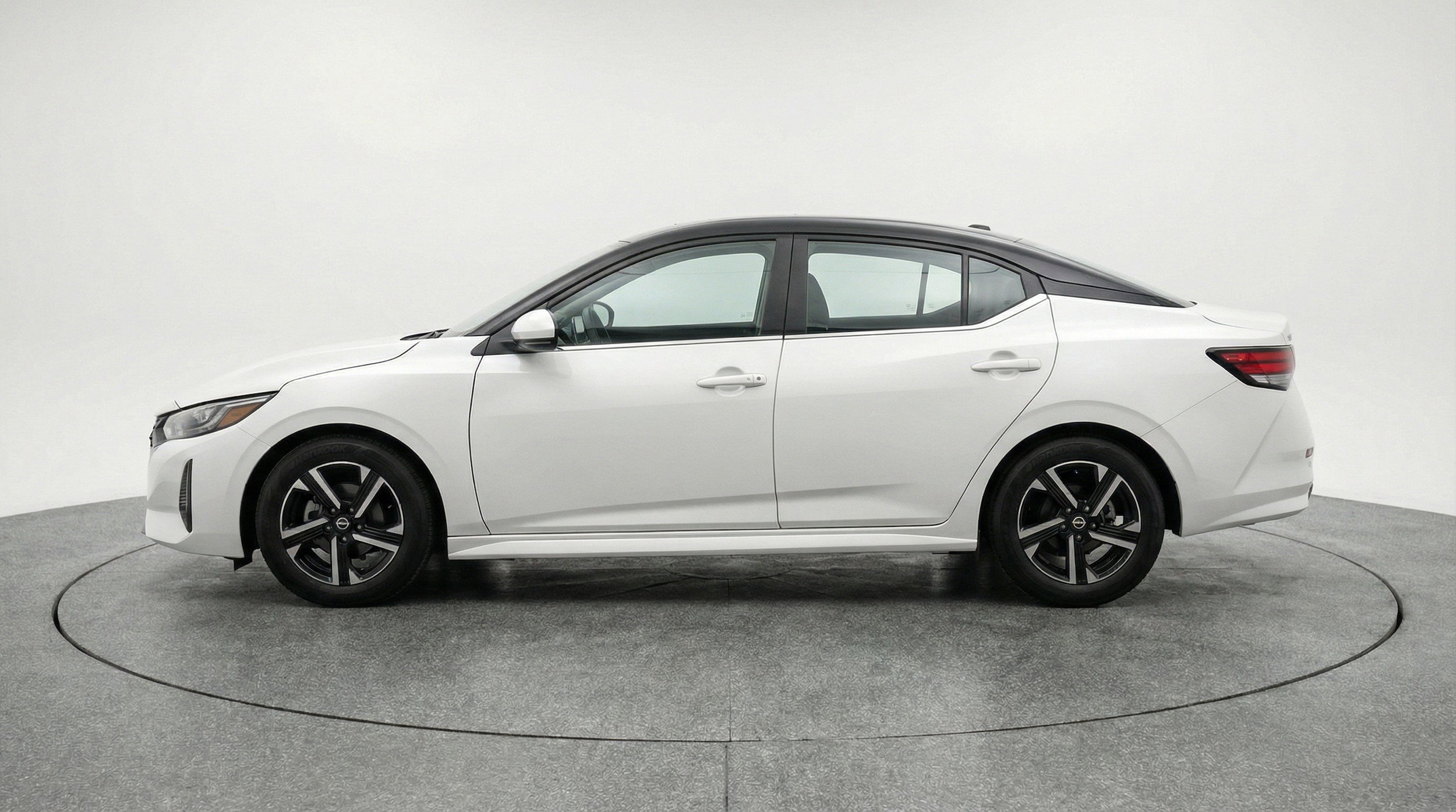 Thumbnail: 2025 Nissan Sentra - 5