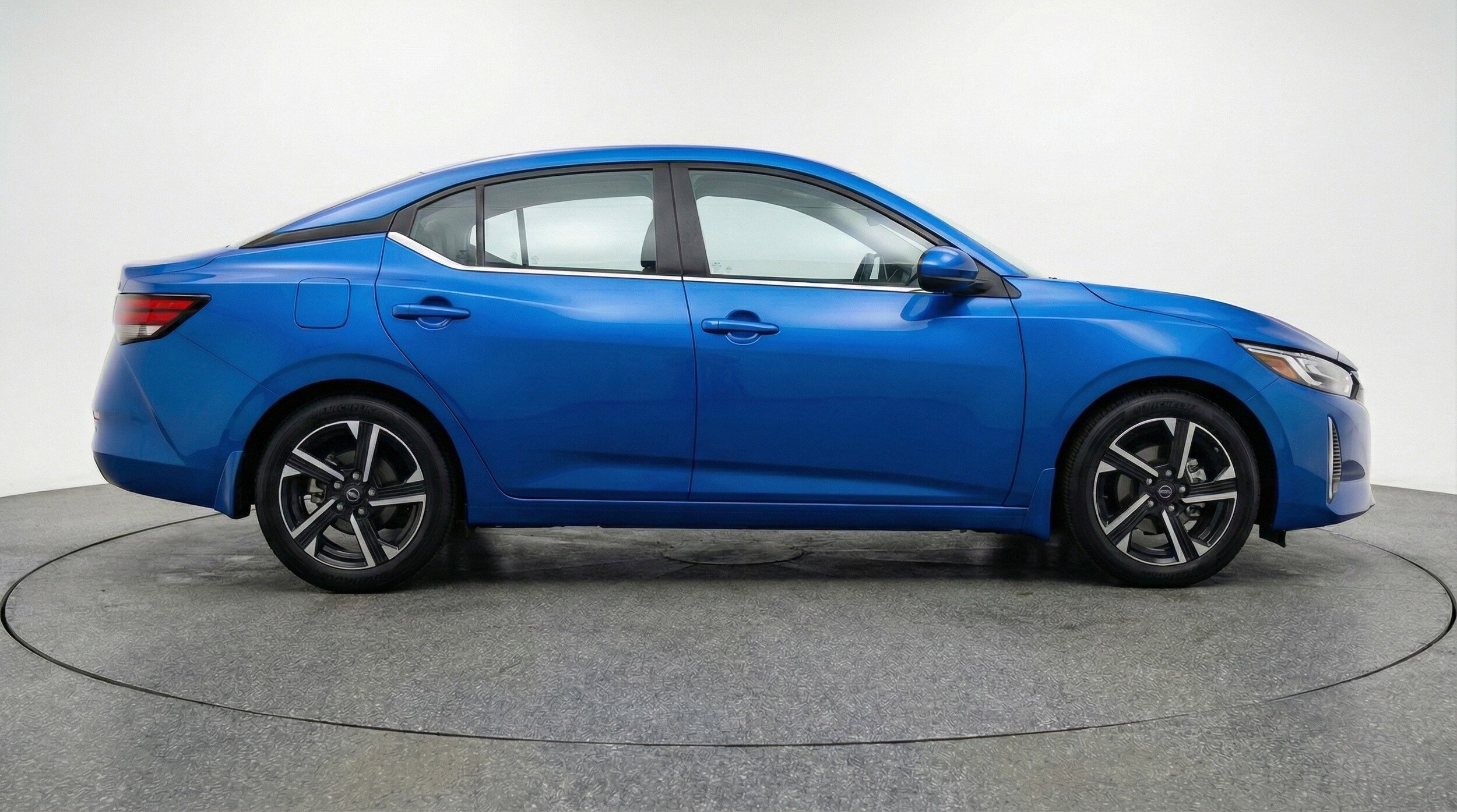 Thumbnail: 2025 Nissan Sentra - 11