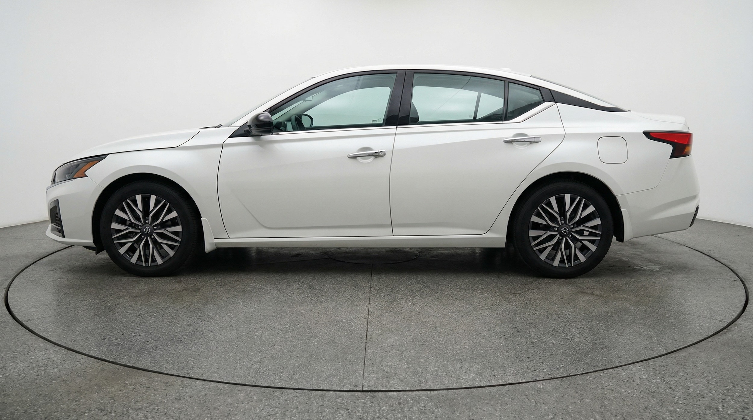 Thumbnail: 2025 Nissan Altima - 4