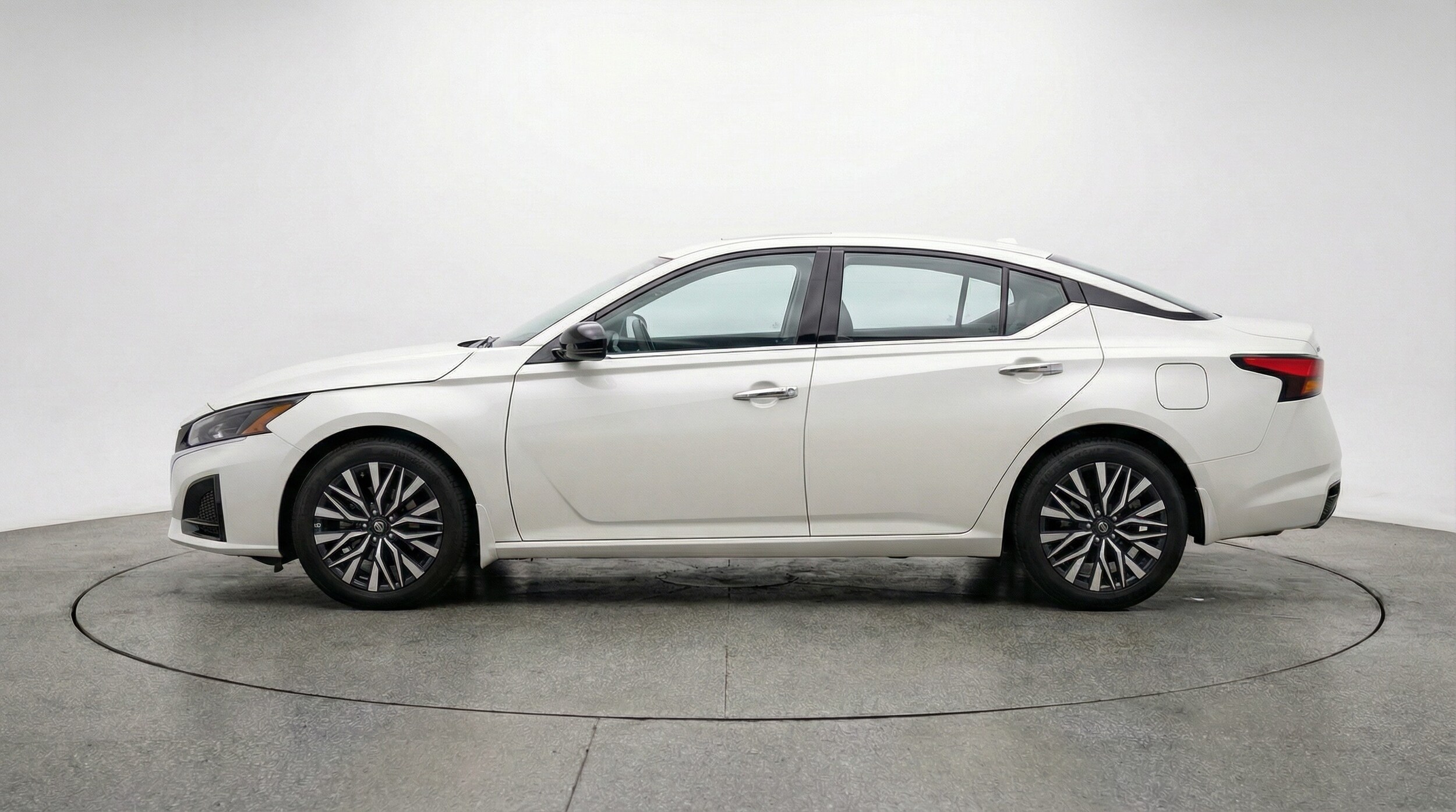 Thumbnail: 2025 Nissan Altima - 4