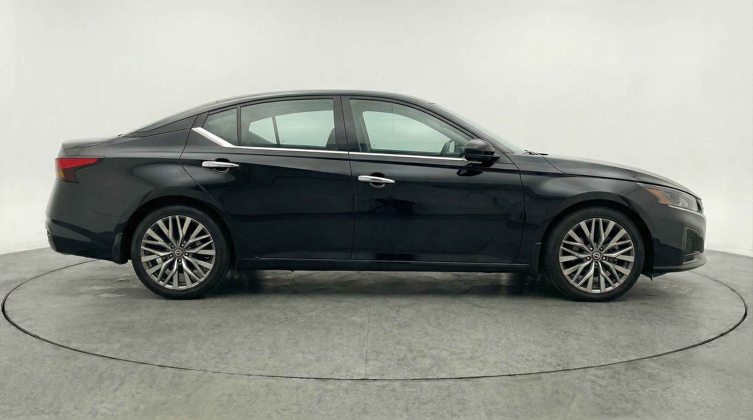 Thumbnail: 2025 Nissan Altima - 11